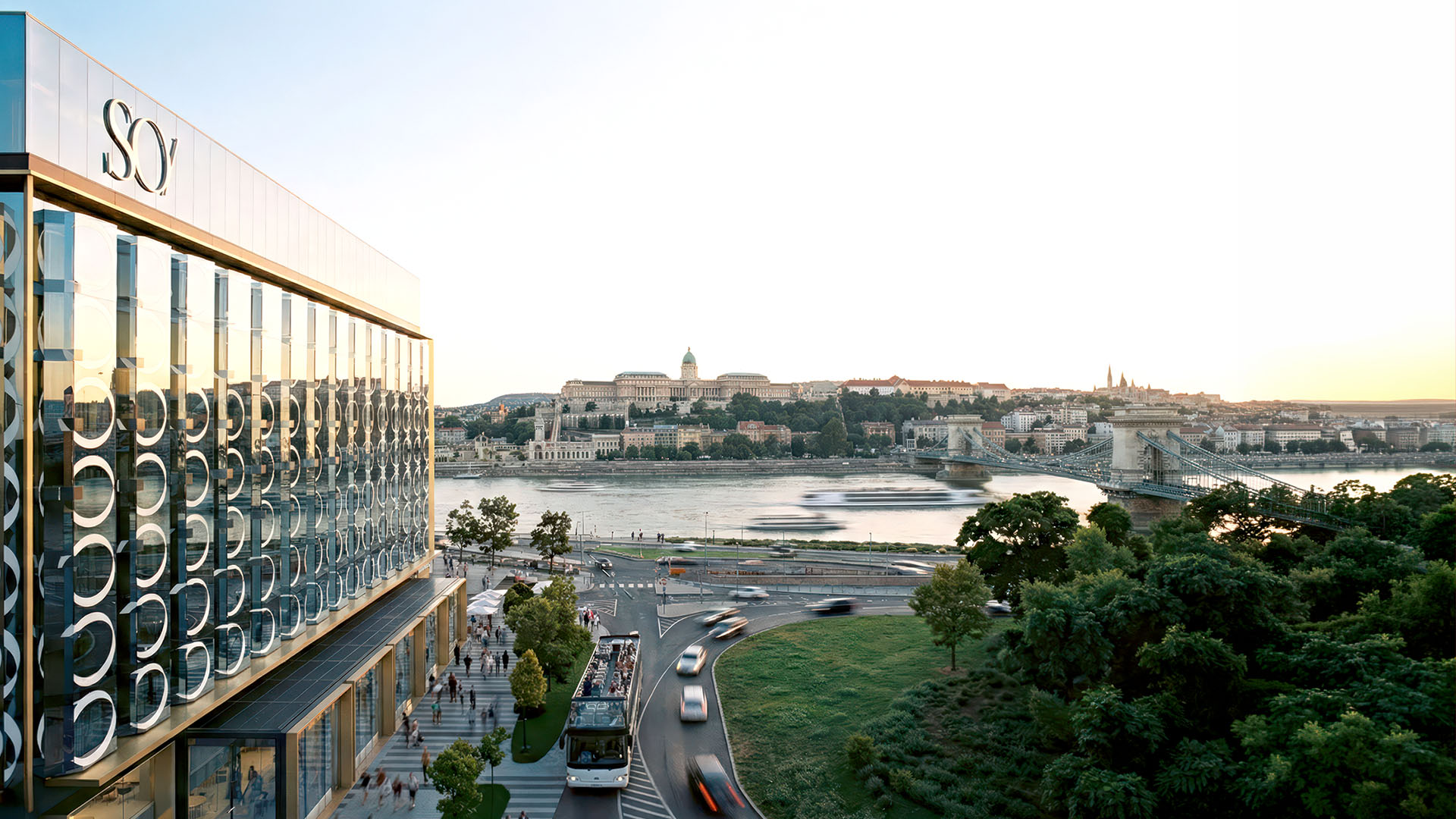 SO/ Budapest Hotel overlooking the Danube and Chain Bridge